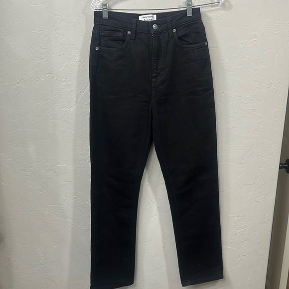 Reformation Denim - Reformation Liza ultra high rise slim straight cropped jeans size 28. Black.